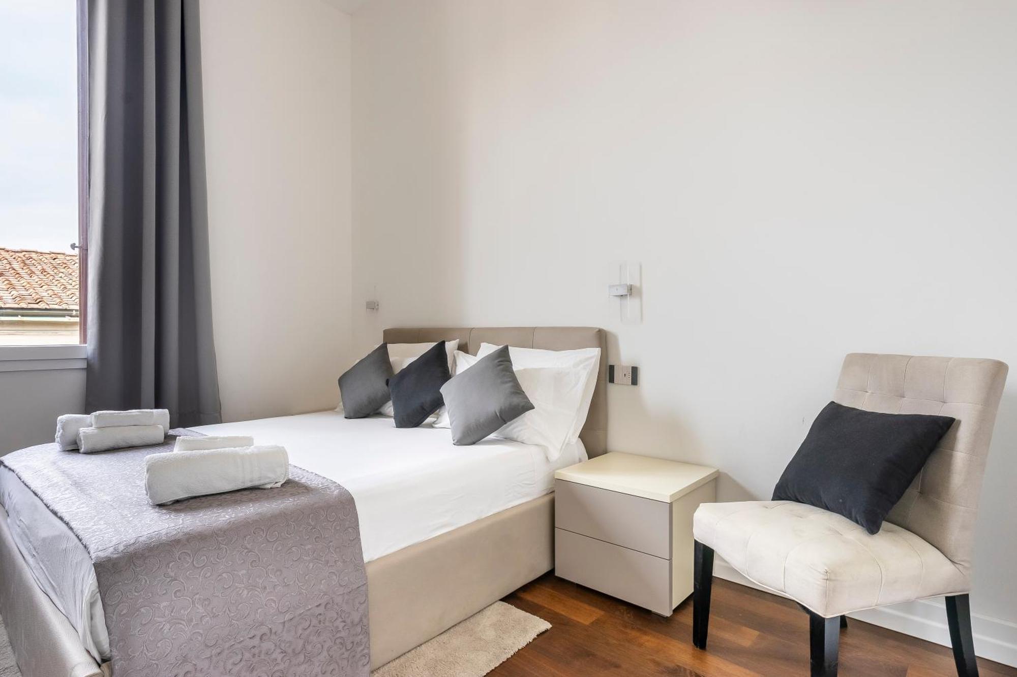 San Marco Black Appartamento Luxury Con Terrazzo E Parcheggio Su Richiesta Firenze Bagian luar foto