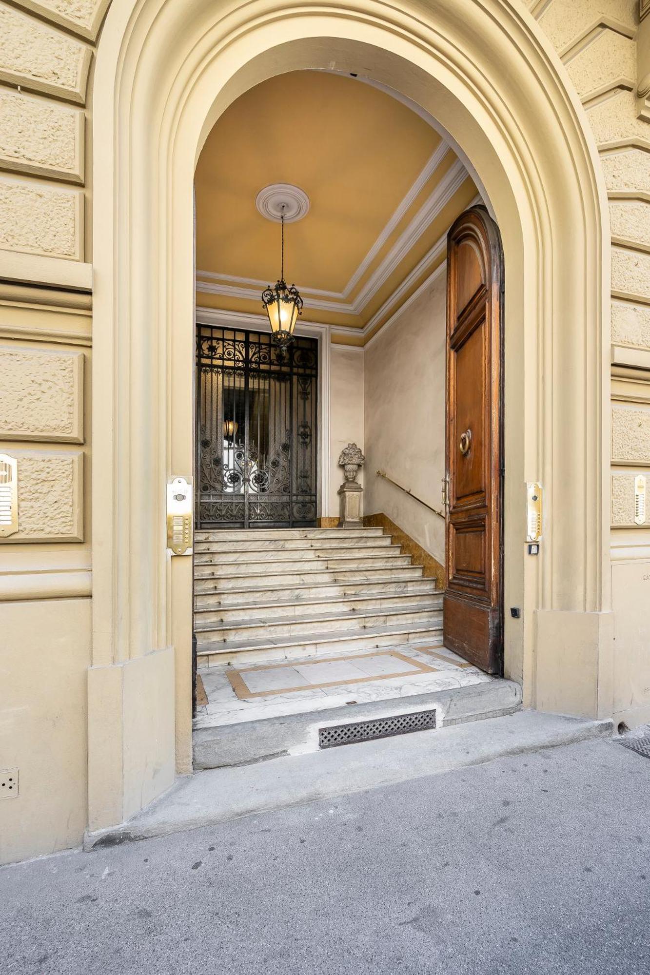 San Marco Black Appartamento Luxury Con Terrazzo E Parcheggio Su Richiesta Firenze Bagian luar foto